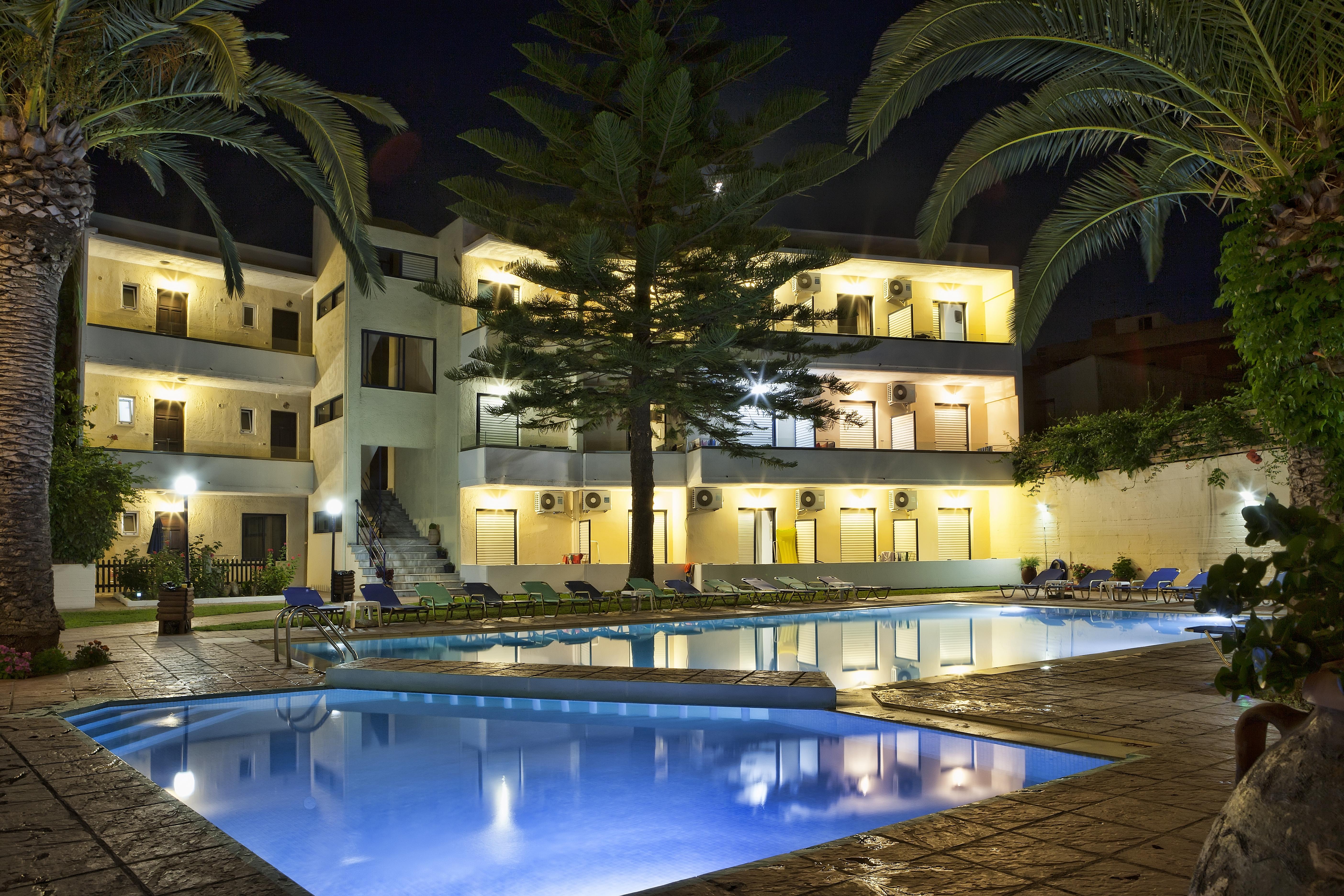 Cretan Sun Aparthotel Adelianos Kampos Bagian luar foto